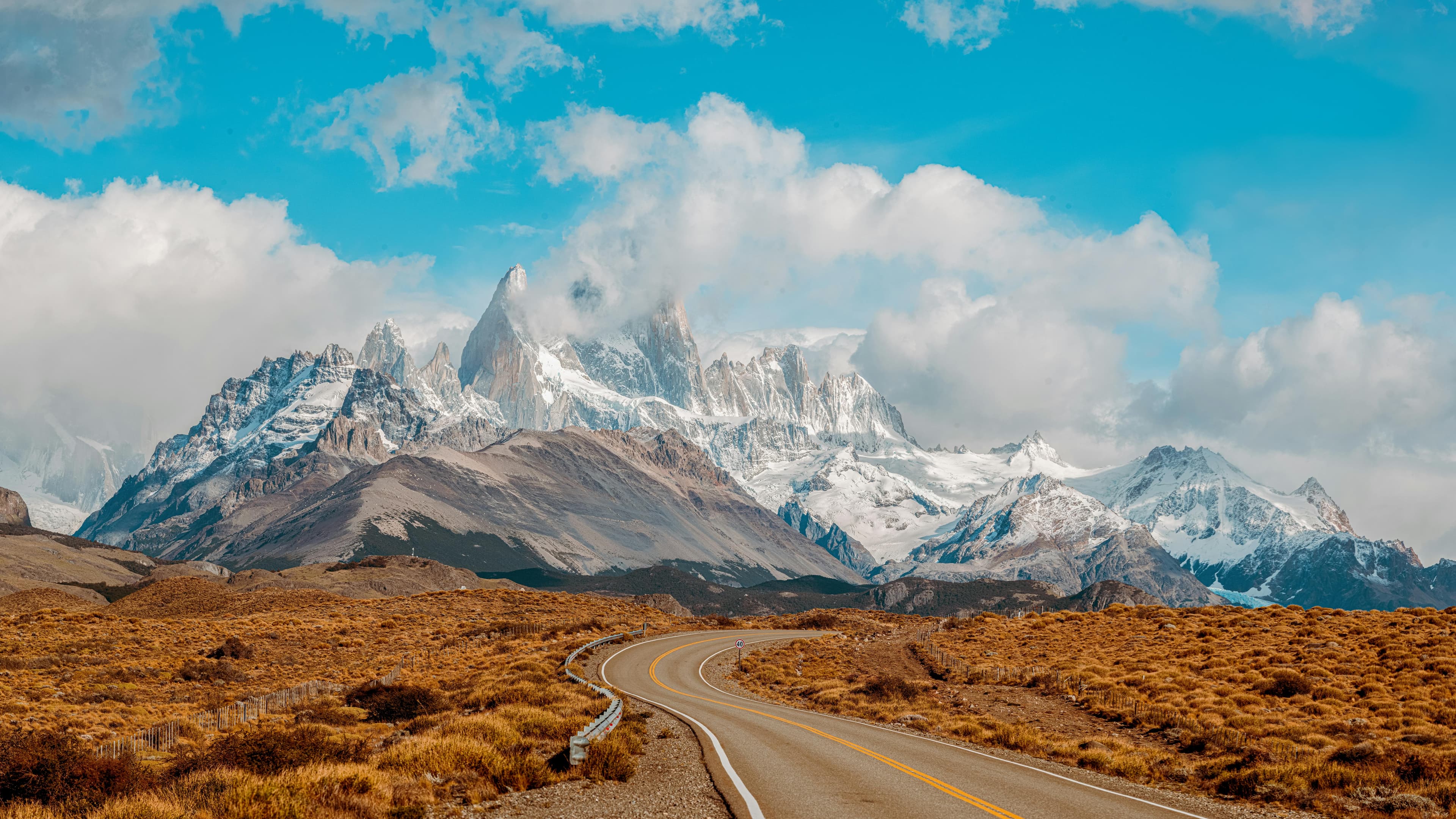 El Fitz Roy nevado, visto desde lejos